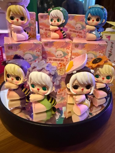 Lila toys hug series - hug,